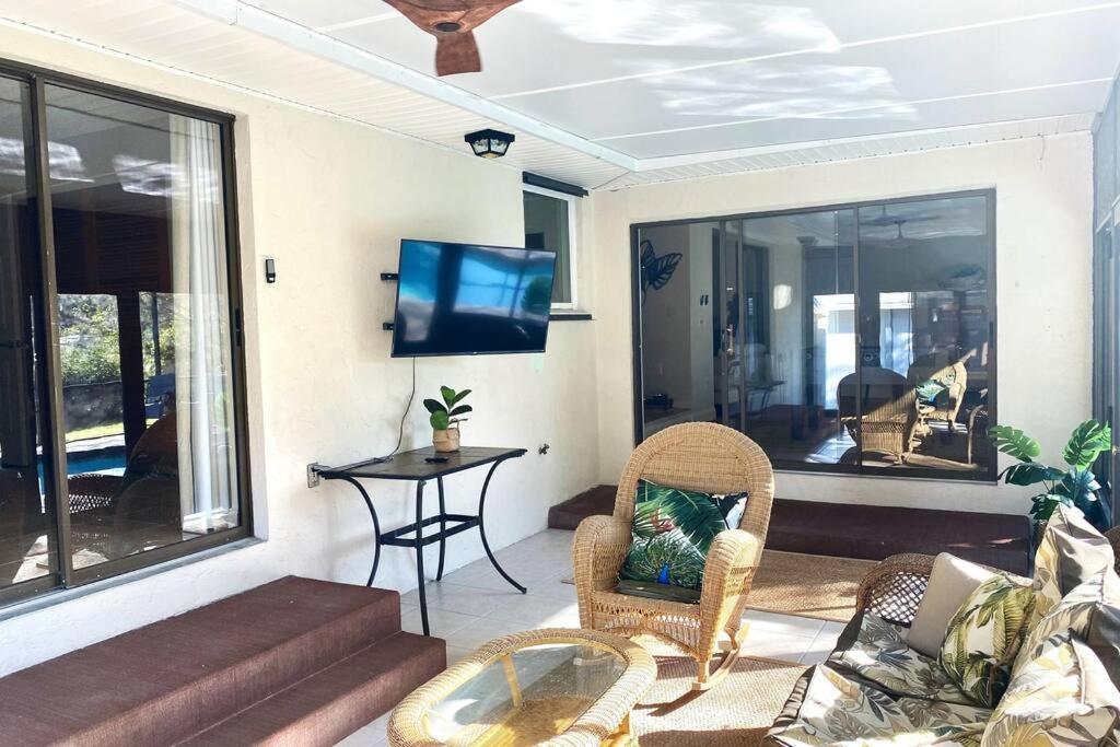 Heated Saltwater Pool Home Minutes To Beach Englewood Bagian luar foto