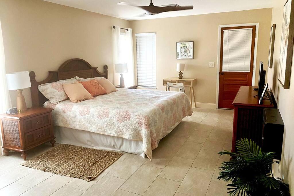 Heated Saltwater Pool Home Minutes To Beach Englewood Bagian luar foto